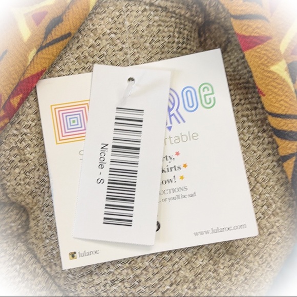 💕NWT Lularoe Nicole Dress Mustard Colored with Fun Star patterns💕 - Picture 8 of 12